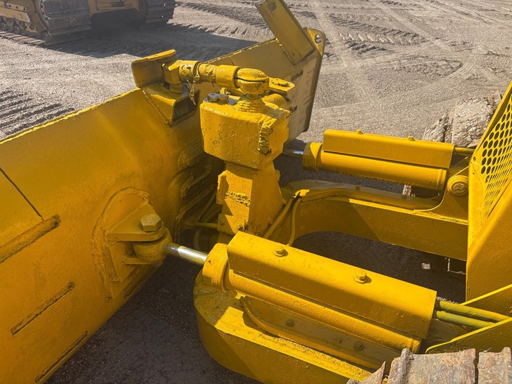 caterpillar-d4c-image-6