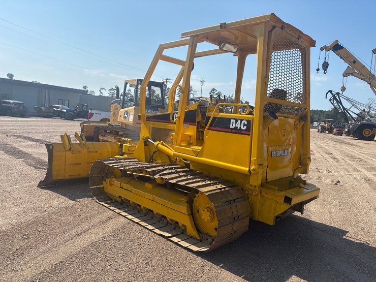 caterpillar-d4c-image-4