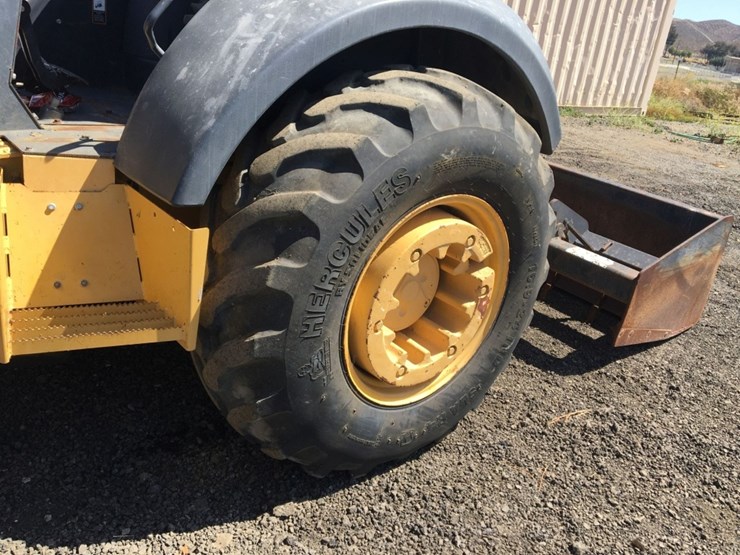 2015-deere-210k-ep-image-11
