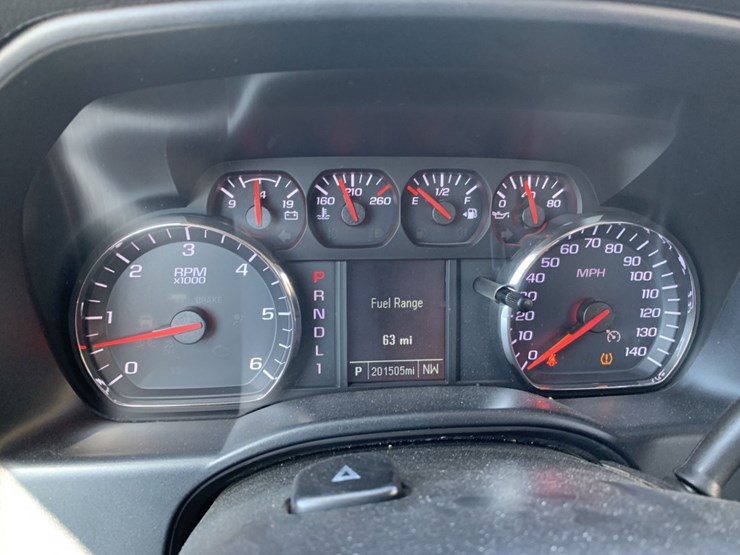2017-chevrolet-2500hd-image-8