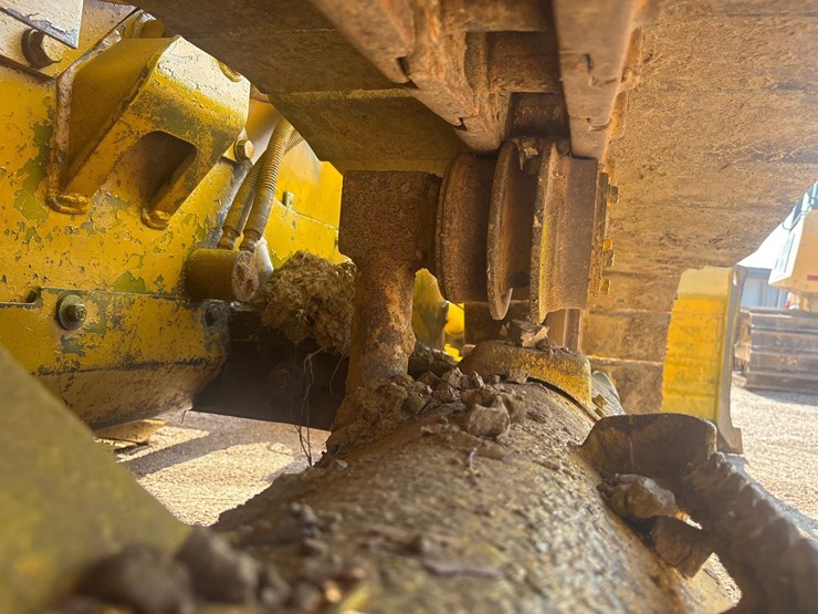 caterpillar-d4c-image-11
