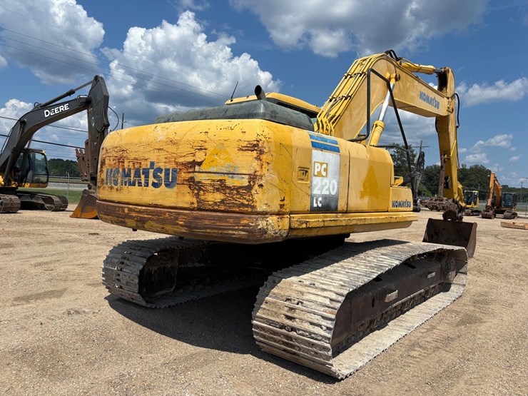 komatsu-pc220-lc-image-5