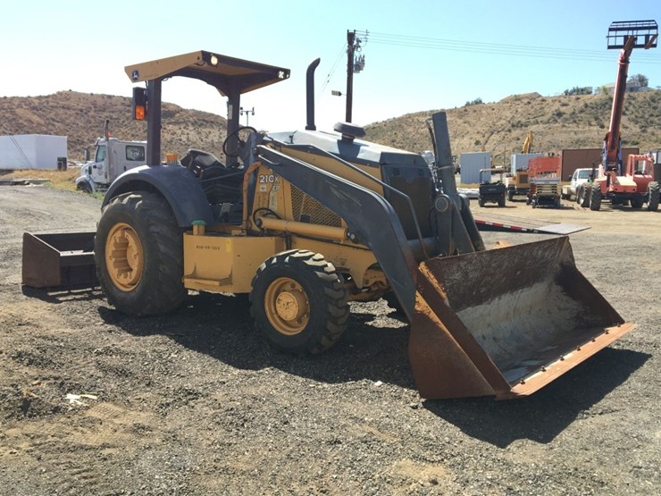2015-deere-210k-ep-image-2
