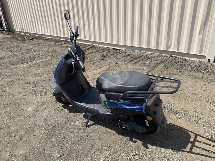 unused-ir-irmoto-scooter,-image-4