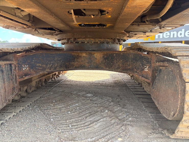 2015-deere-380g-lc-image-14