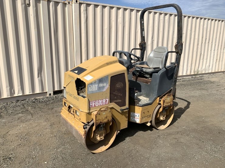 2015-caterpillar-cb14b-image-1