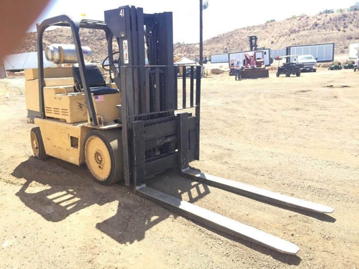 caterpillar-t150d-image-2