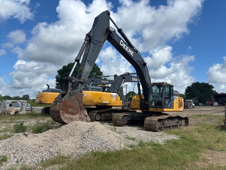 2019-deere-250g-lc-image-5