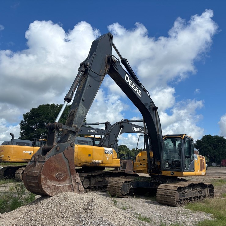2019 DEERE 250G LC