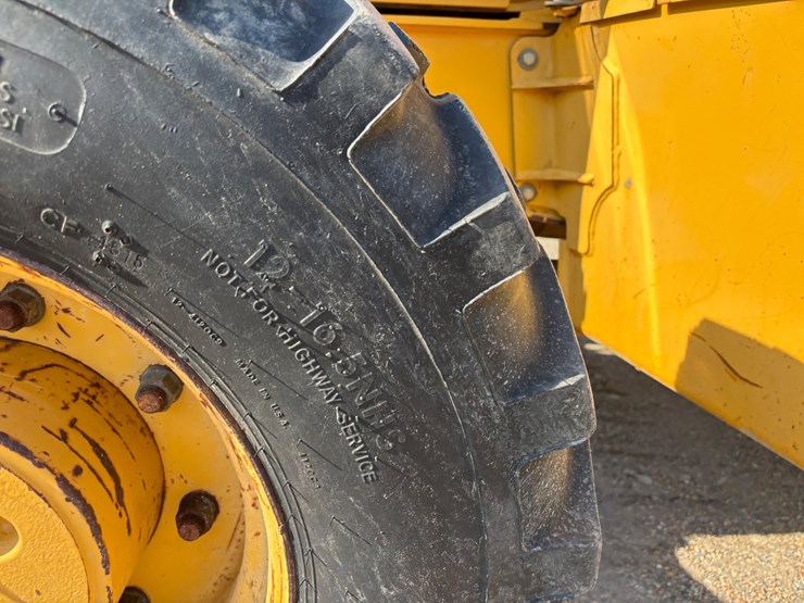 deere-310g-image-10