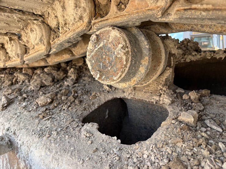 komatsu-pc220-lc-image-11