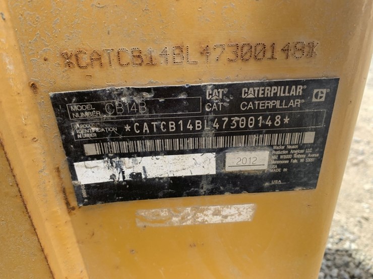 2015-caterpillar-cb14b-image-12