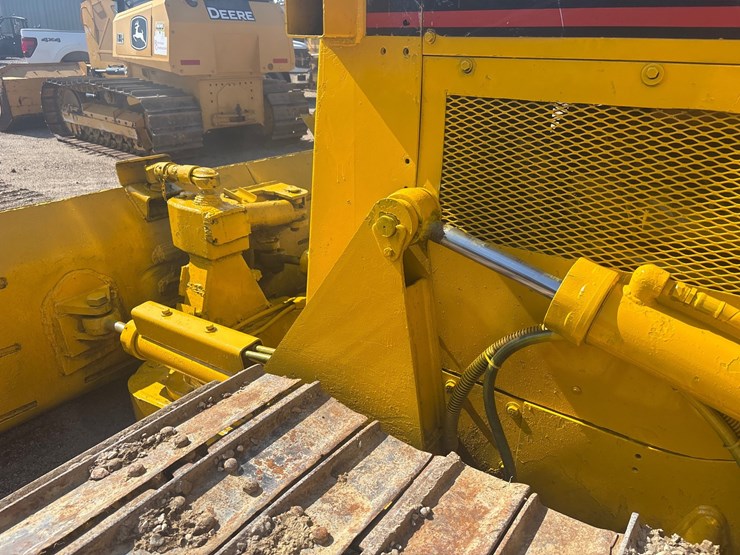 caterpillar-d4c-image-5