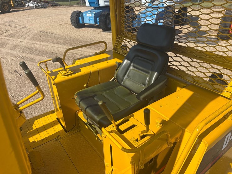 caterpillar-d4c-image-15