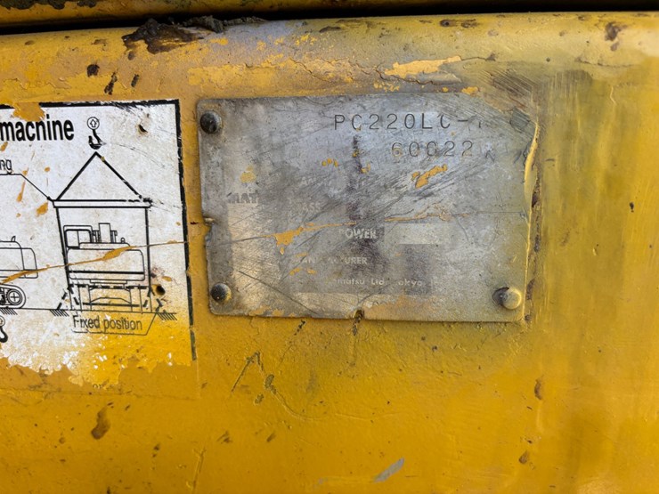 komatsu-pc220-lc-image-29