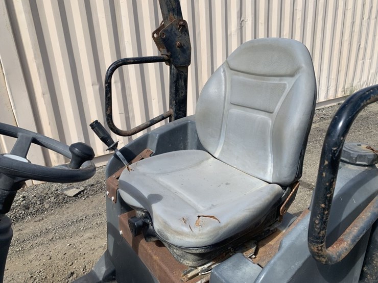2015-caterpillar-cb14b-image-9