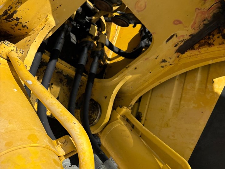 komatsu-pc220-lc-image-22