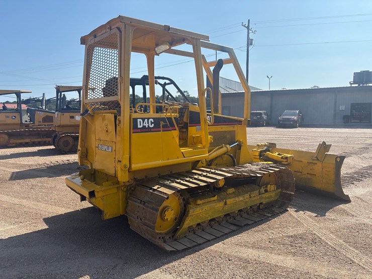 caterpillar-d4c-image-3