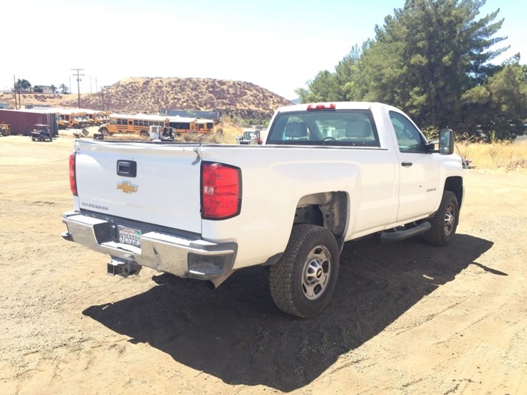 2015-chevrolet-2500hd-image-3