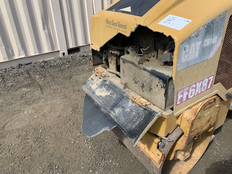2015-caterpillar-cb14b-image-11