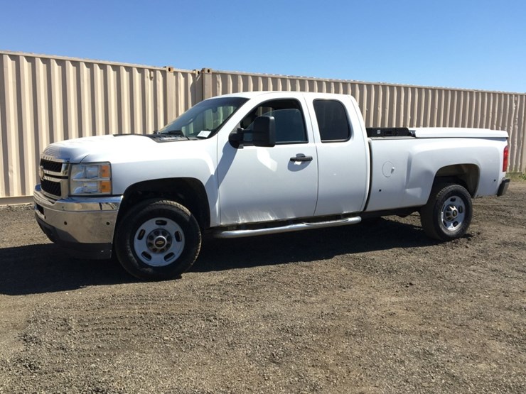 2013-chevrolet-silverado-2500-image-1