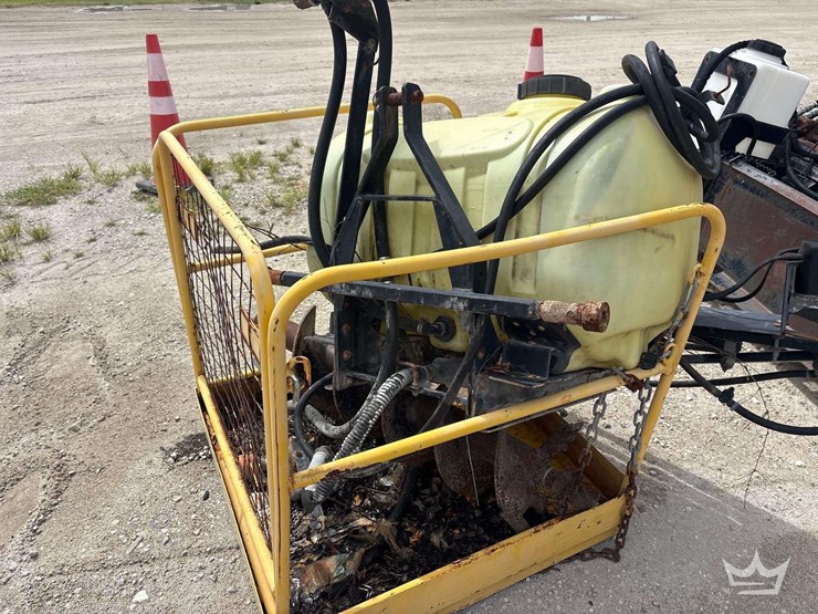 sprayer-and-safety-basket-image-2