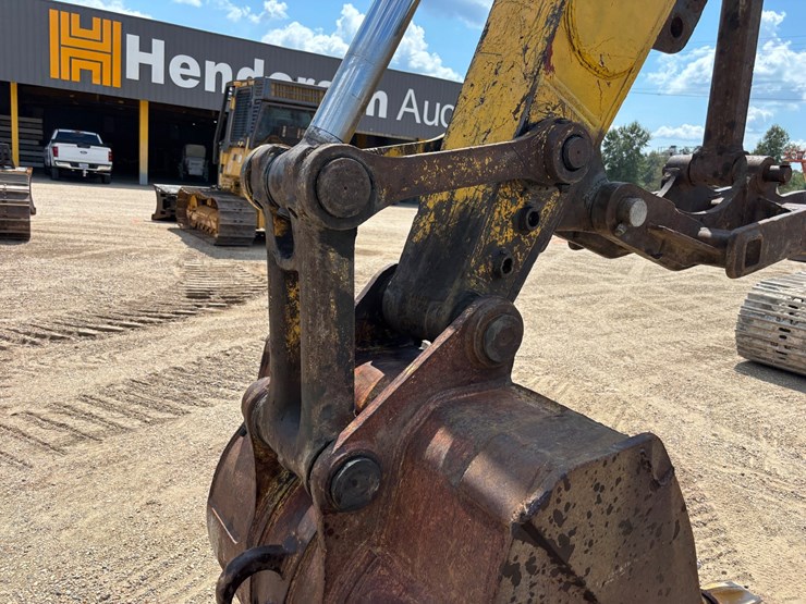 komatsu-pc220-lc-image-17