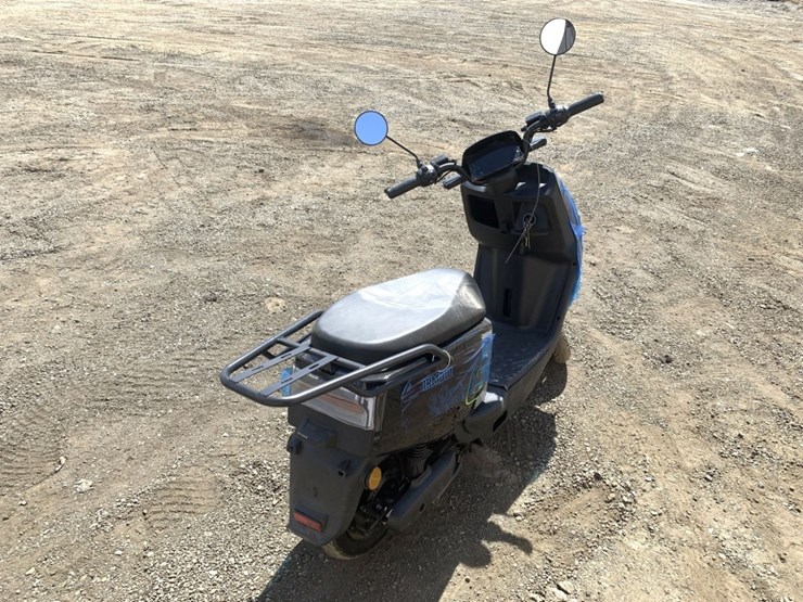 unused-ir-irmoto-scooter,-image-3