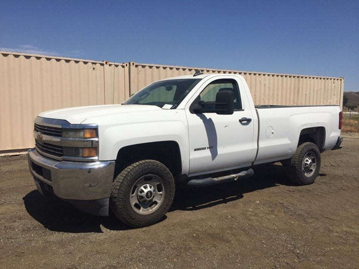 2015-chevrolet-2500hd-image-1