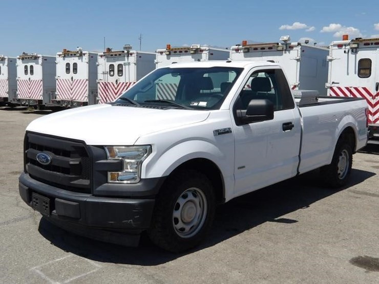 2017-ford-f150-xl-image-1