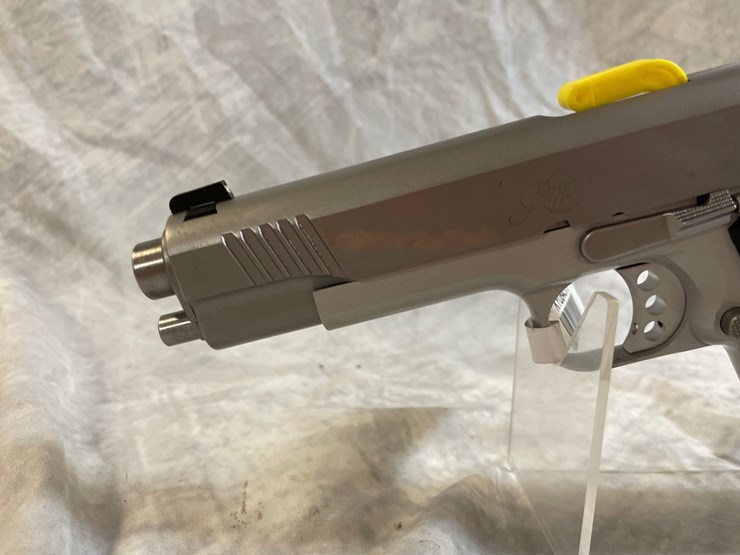 #3082-•-kimber-stainless-lightweight,-45-acp-cal.-pistol,-sn:-ky084379-image-6