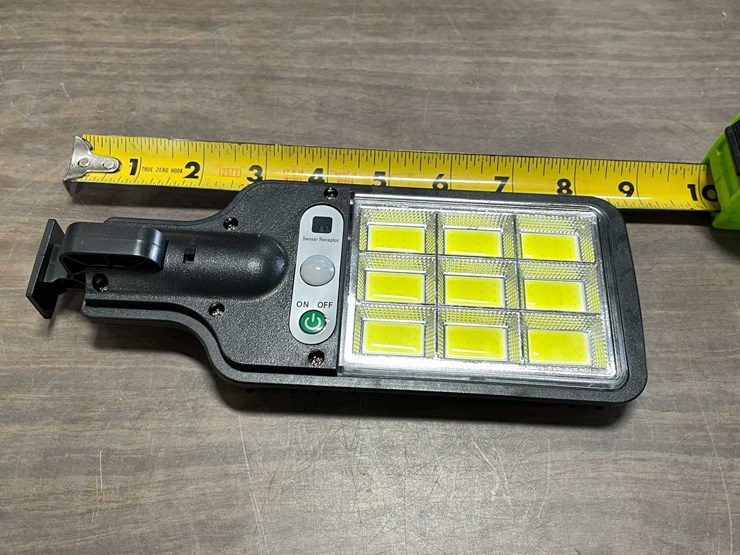 #8582-•-solar-powered-street-lamp-(cw)-image-3