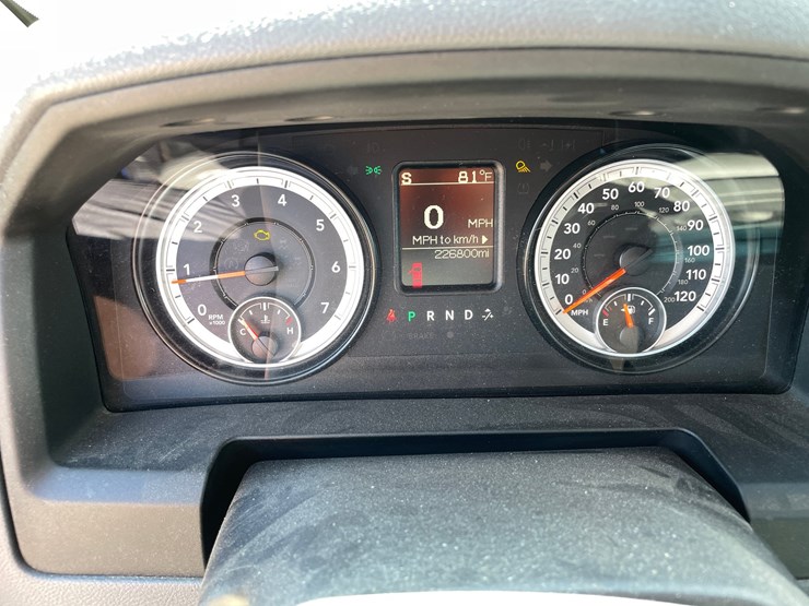 2015-dodge-ram-1500-image-22