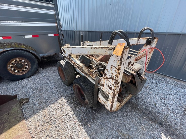 #2084-•-clark-m371-skid-loader-shell-image-8
