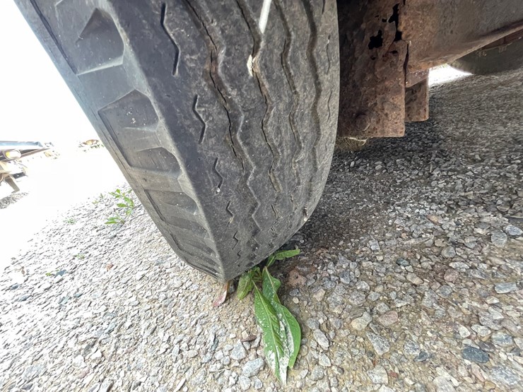 #2086-•-14'-tandem-axle-equipment-trailer-(no-title)-image-13