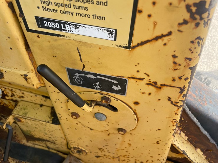 new-holland-l785-image-56