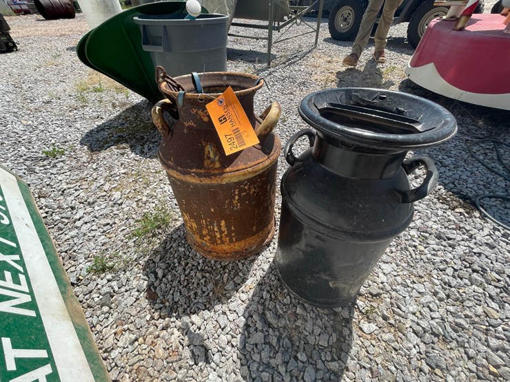 #2497-•-(2)-vintage-milk-cans-image-4