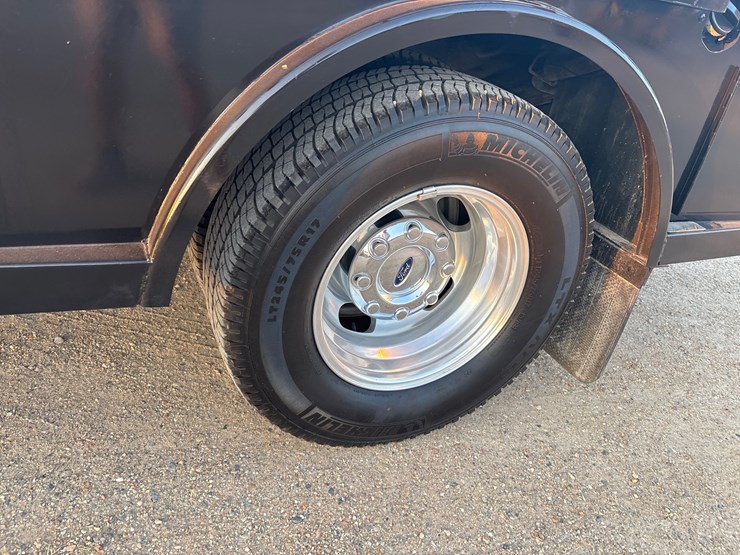 2022-ford-f350-image-5