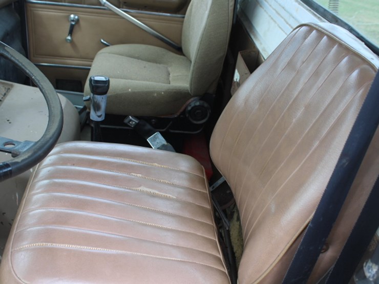 1995-ford-9000-image-14