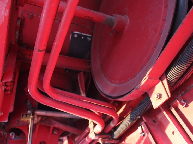case-ih-1688-image-35