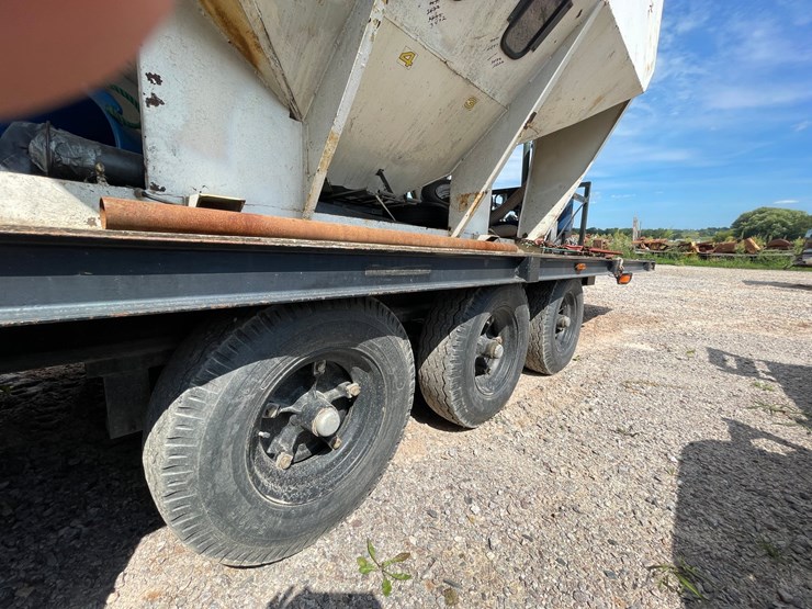 #2087-•-seed-tender-on-tri-axle-trailer-(no-title)-image-18