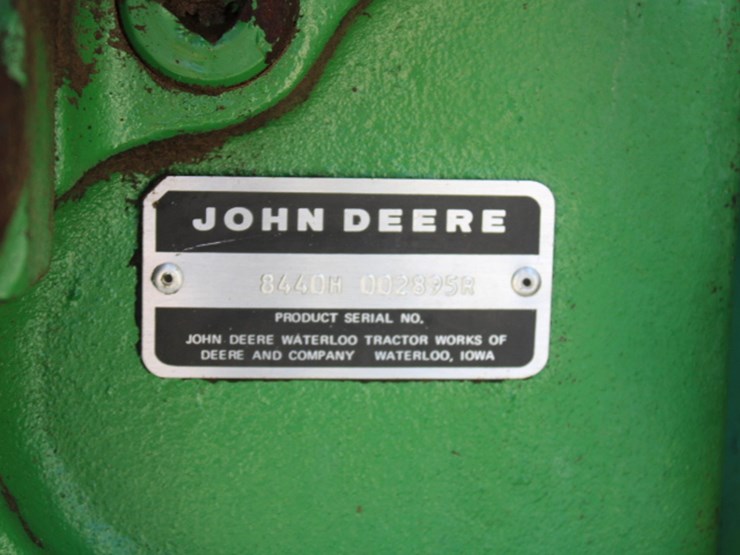 john-deere-8440-image-22