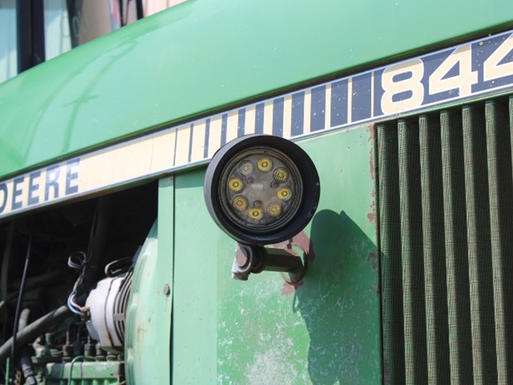 john-deere-8440-image-43