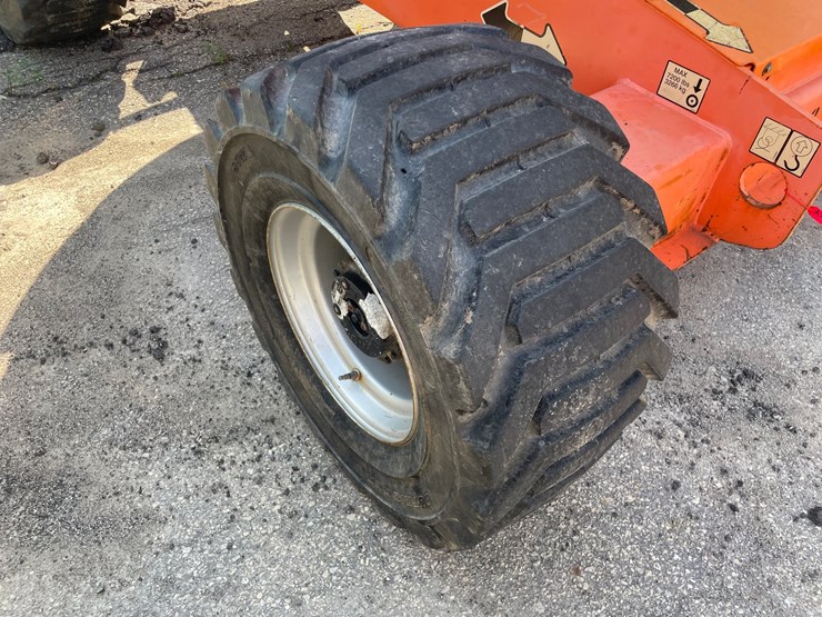 2014-jlg-450aj-image-10