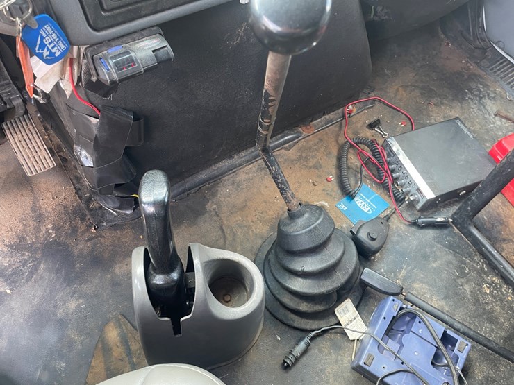 2003-international-durastar-4300-image-63