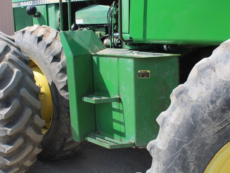 john-deere-8440-image-28