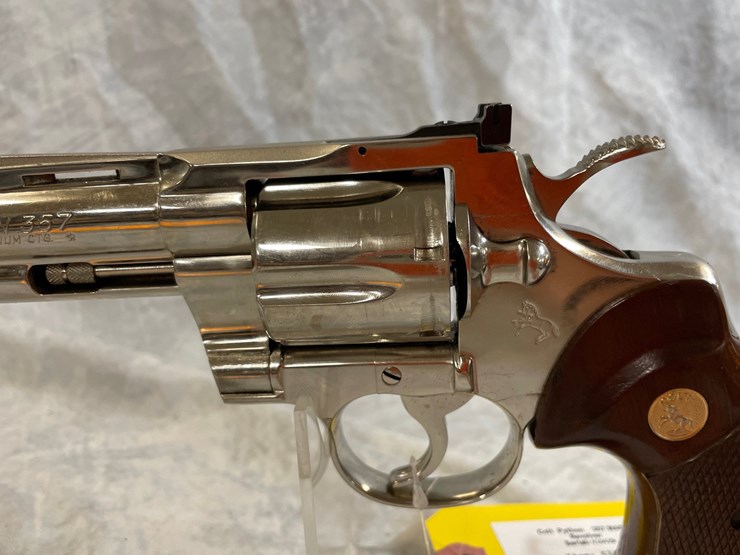 #3085-•-colt-python,-357-mag.-cal.-revolver,-sn:-v16439-image-7