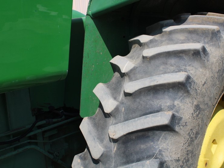 john-deere-8440-image-30