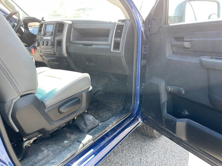 2015-dodge-ram-1500-image-32
