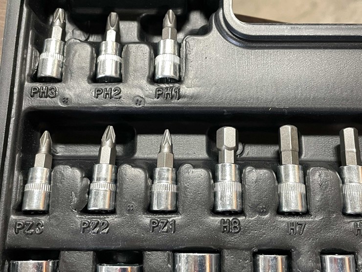 #8586-•-54-piece-socket-set-(cw)-image-6